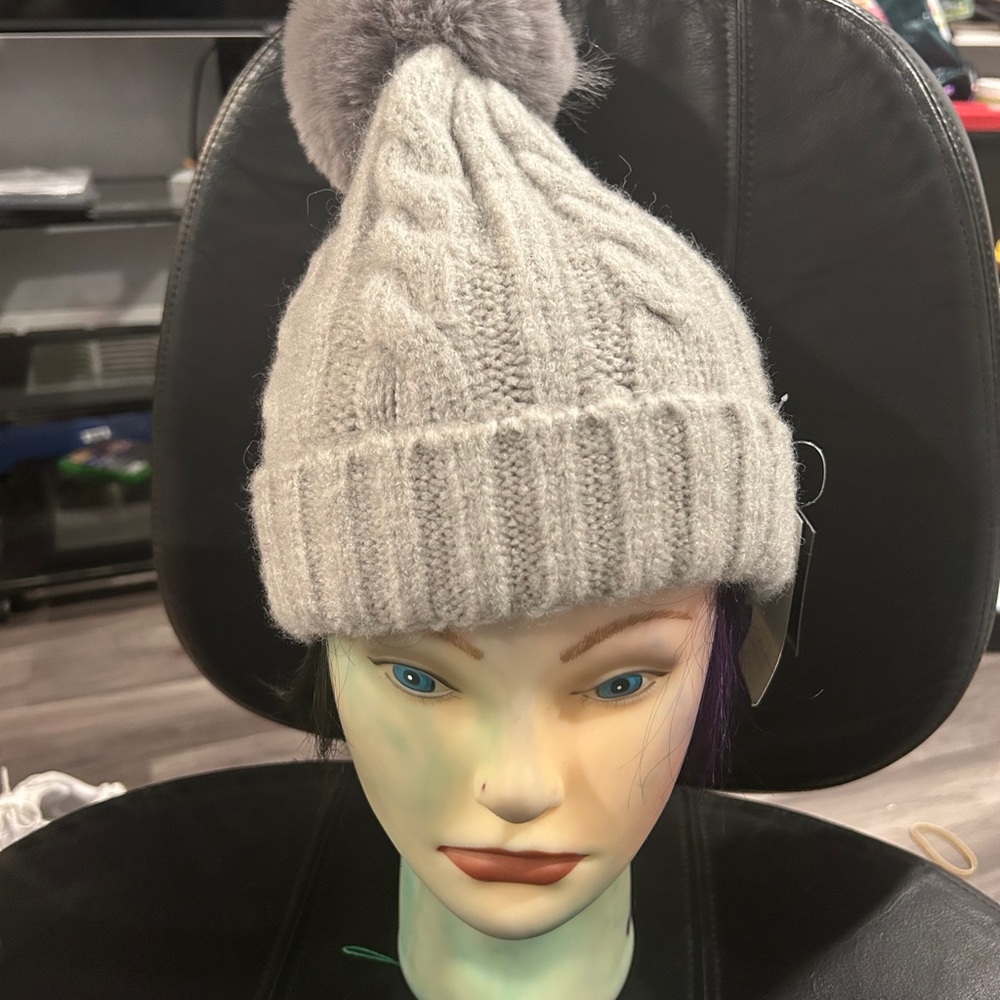 Area Cozy Gray Knit Beanie with Pom Pom